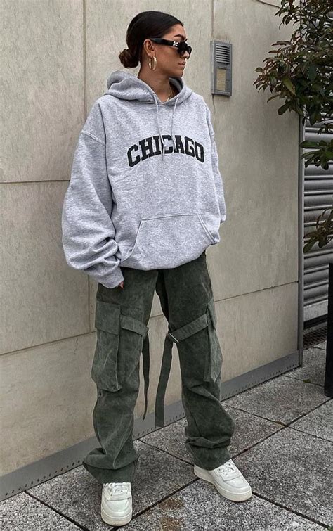 oversized sweatpants outfits.